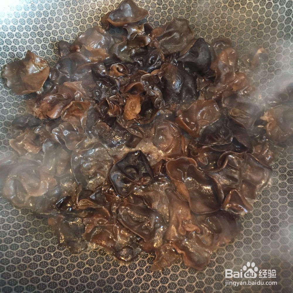 木耳炒白菜的做法