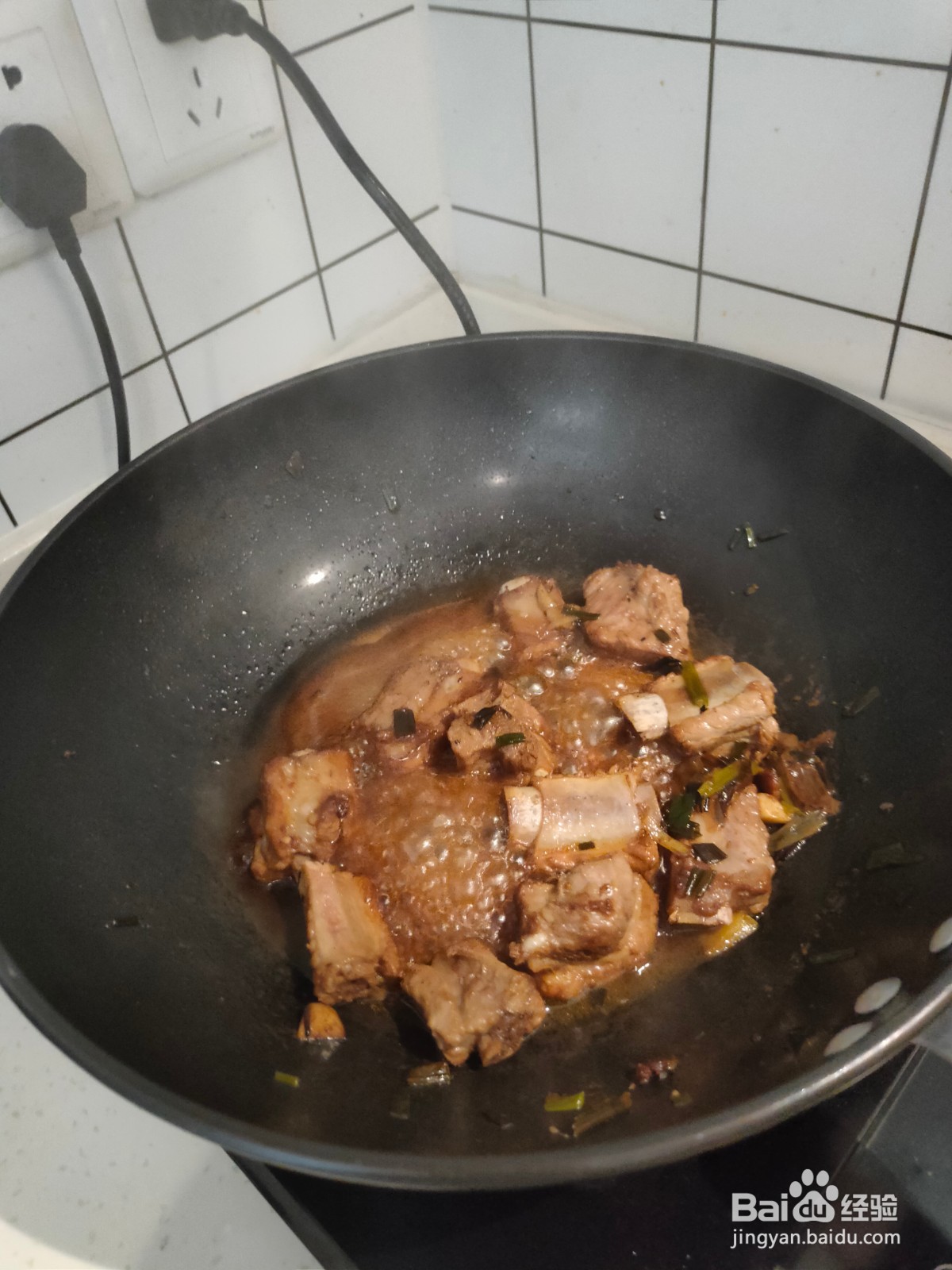 排骨怎么做好吃，来试试红烧排骨吧，好看又好吃