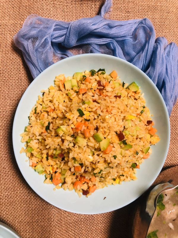 黄金米腊肠蛋炒饭