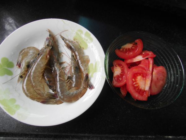 番茄鲜虾云吞面