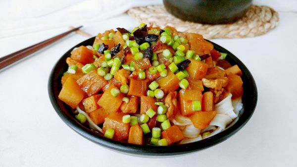 葱油蒜薹土豆肉