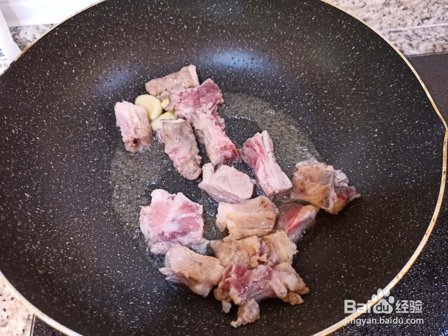 排骨花生炖莲藕