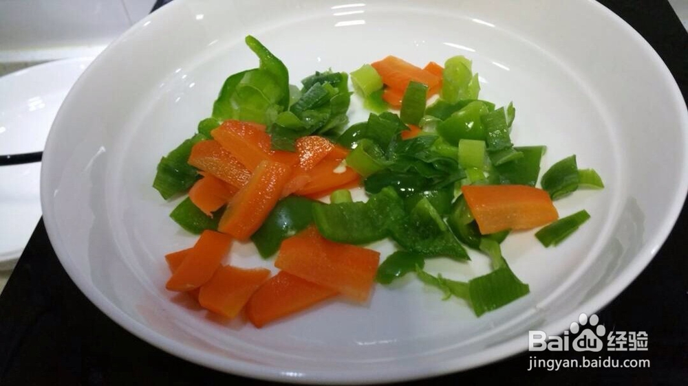 如何制作多味猪蹄？