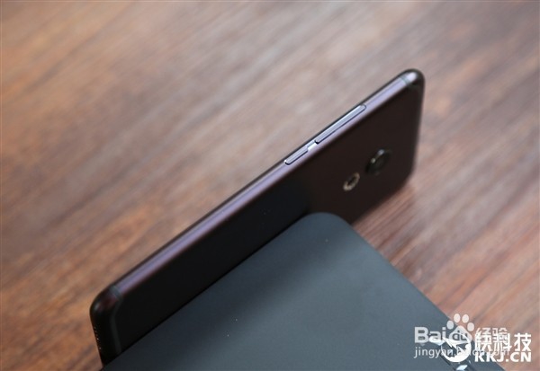 魅族PRO 6s开箱图赏：半年打磨的小屏旗舰