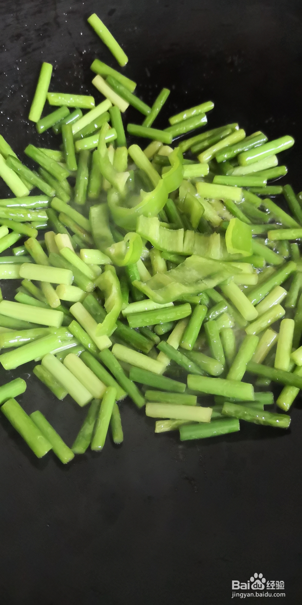 给对象做的蒜苔青椒炒肉