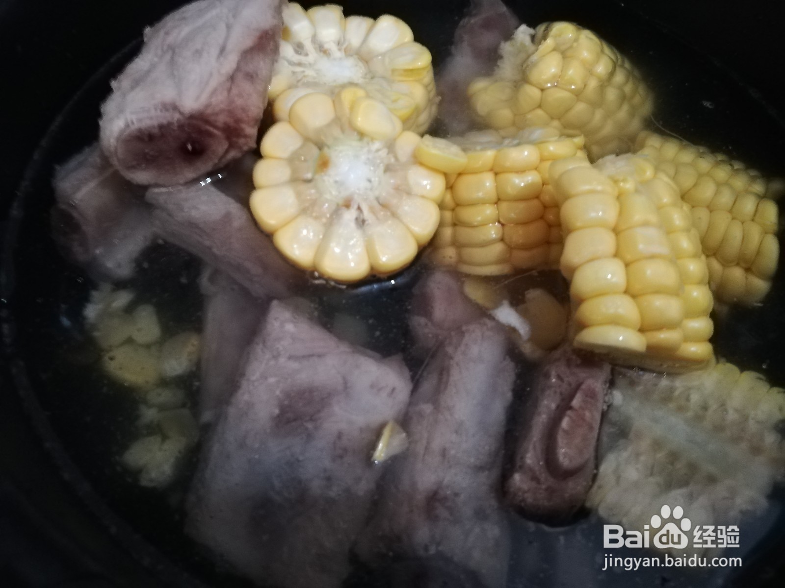 玉米萝卜排骨汤的家常做法