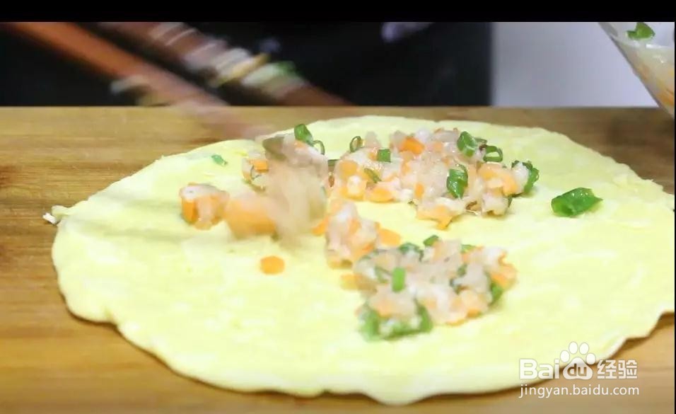 浓郁的蛋香，胡萝卜瘦肉鸡蛋卷