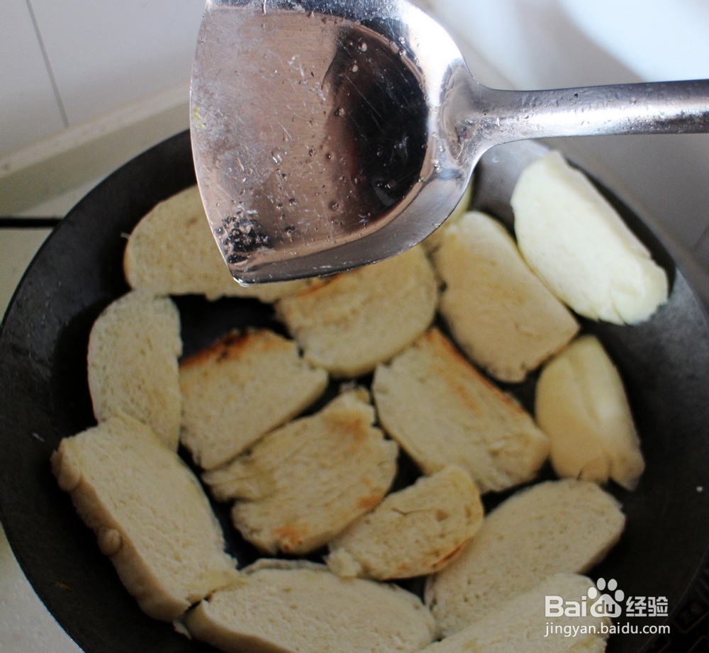 剩馒头的另类吃法 香煎馒头片 少油焦香