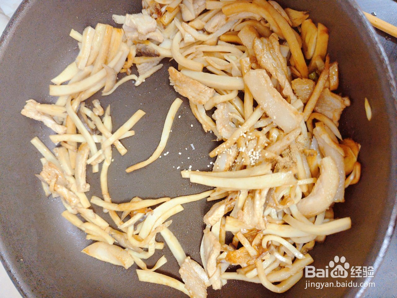 五花肉炒杏鲍菇的做法