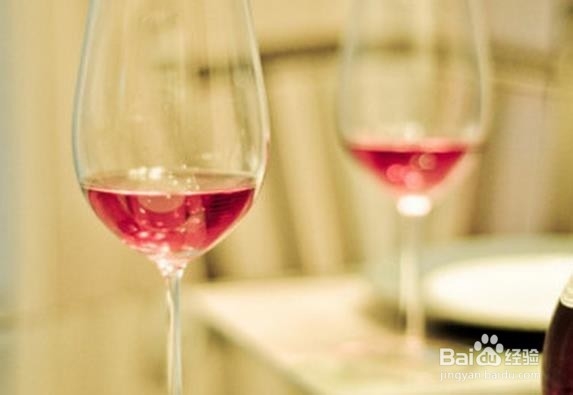 睡前喝酒有助于睡眠是真的吗?喝酒需注意