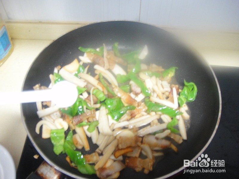 干煸五花肉杏鲍菇的做法