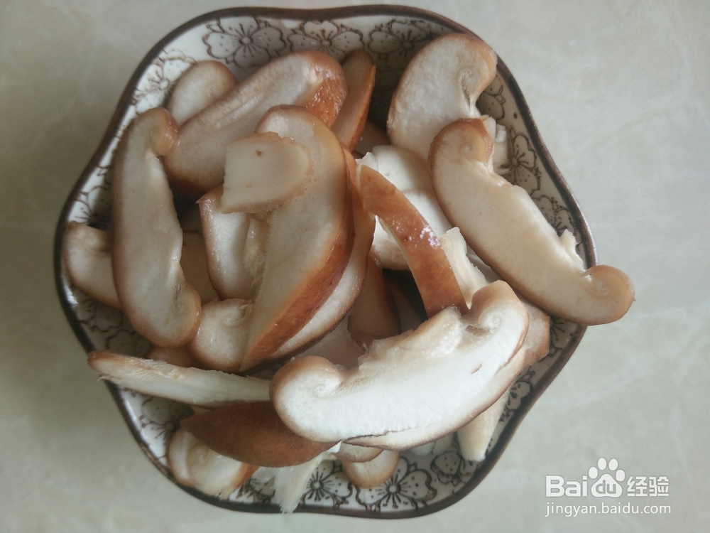 香菇鸡心滚粥的做法