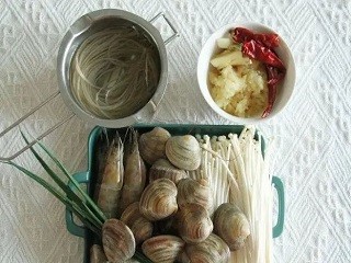 蒜蓉粉丝蛤蜊烤虾怎么做？