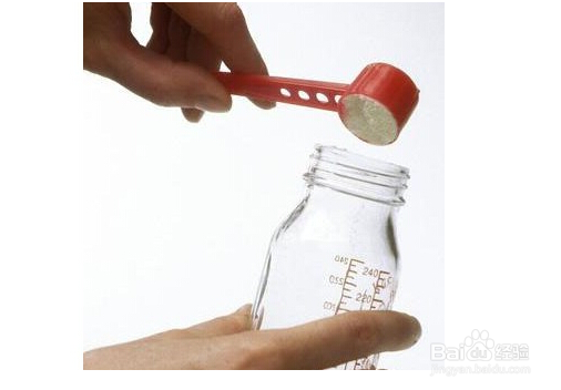 给宝宝冲泡奶粉的6大误区