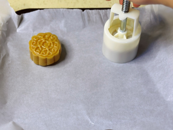 广式金沙奶黄月饼