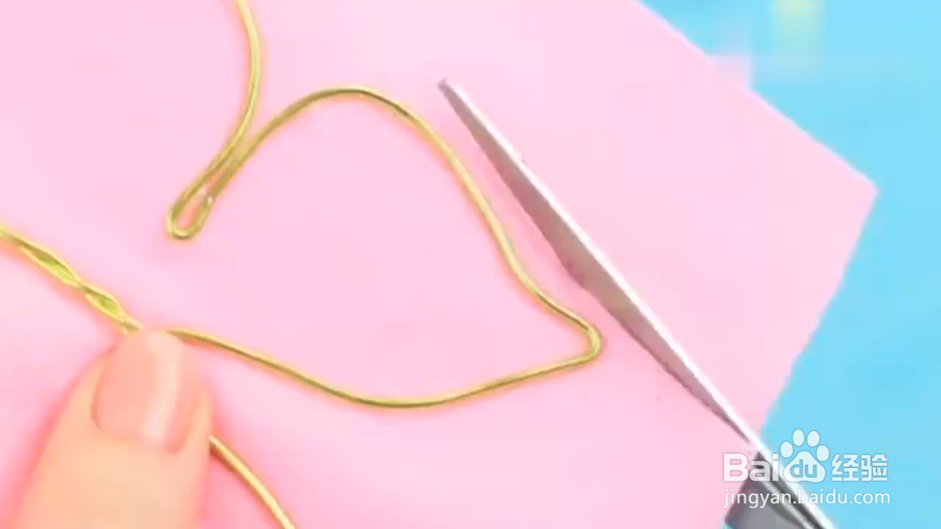 如何为芭比制作一对天使翅膀