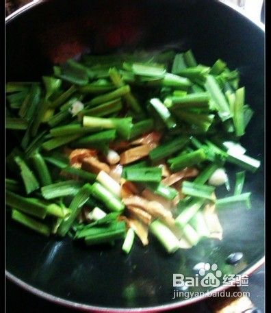 笋干炒青蒜的做法