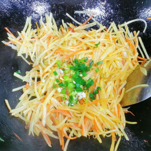 家常爆炒土豆丝