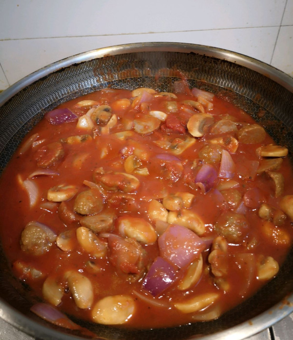 菌菇番茄牛肉丸意面