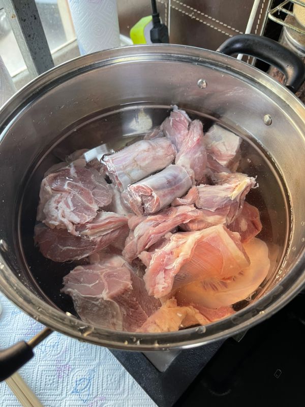 山药羊肚菌炖排骨汤