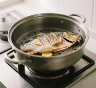 如何制作清蒸鲈鱼?