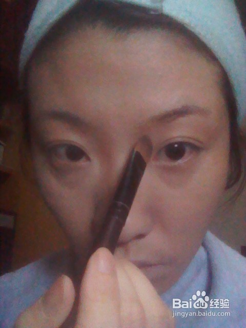 怎样用底妆打造立体脸型