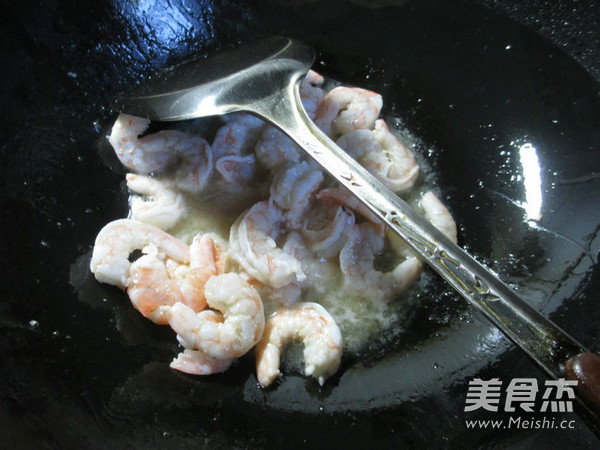 韭菜芽炒虾仁