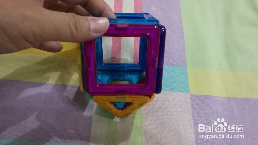 磁力片基础造型-简单小房子的拼建过程