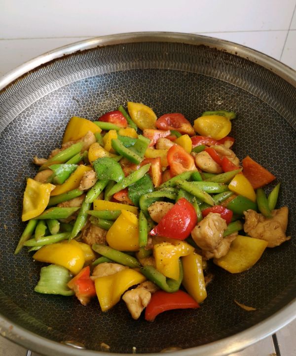 蚝油芦笋辣子鸡丁