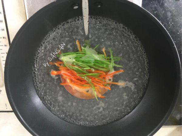 凉拌土豆丝 老少皆宜的酸爽开胃菜