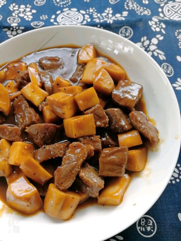 黑椒牛肉粒焖杏鲍菇