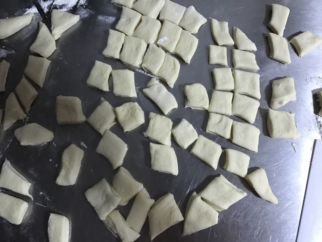 让我们一起去学习肉松沙拉手撕包的做法吧