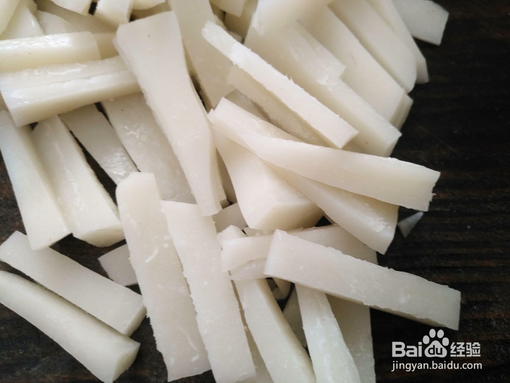 家常白菜炒年糕的做法