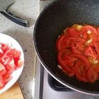 制作番茄丝瓜蛋汤