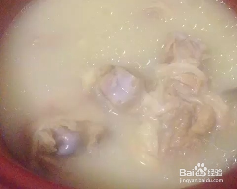 每日美食-猪蹄花儿可以吸的猪蹄的做法