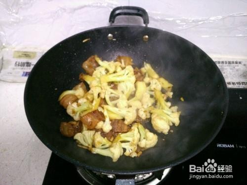 腊肉干煸菜花怎么做