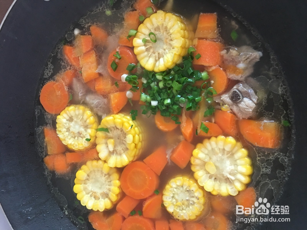玉米胡萝卜排骨汤的家庭做法