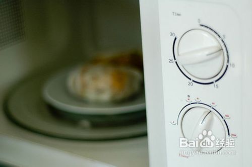 如何在微波炉烤土豆