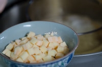 润心润肺之木耳紫薯羹