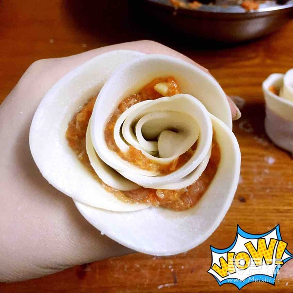 玫瑰花饺子的做法