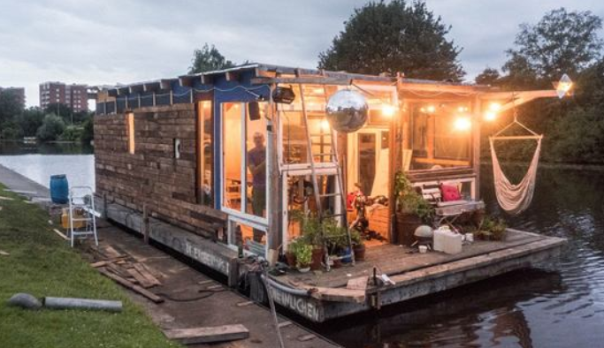 houseboat什么意思