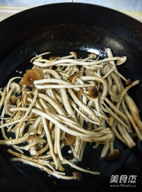 香炒茶树菇的做法