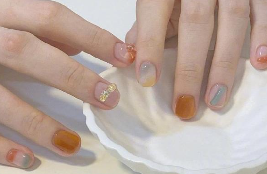 显白的美甲有哪些