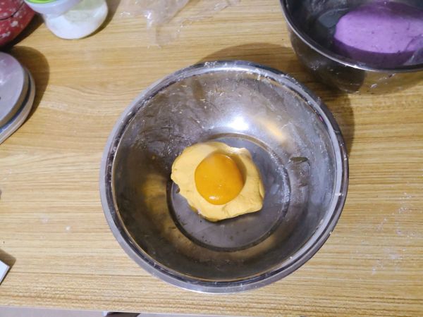 双色黑芝麻汤圆