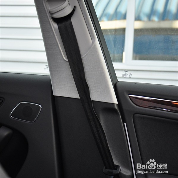 安全带的正确使用方法