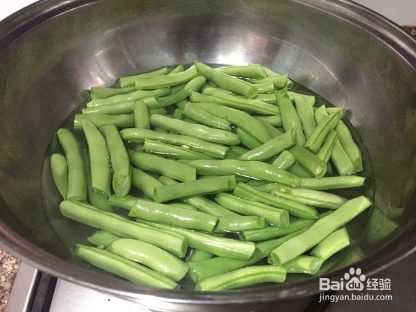 四季豆炒腊肠的做法