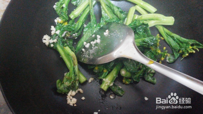 清炒蒜香菜心。