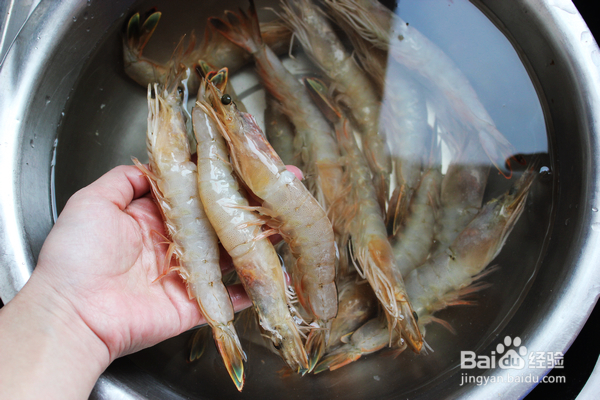 <b>海鲜教程之油焖对虾的做法</b>