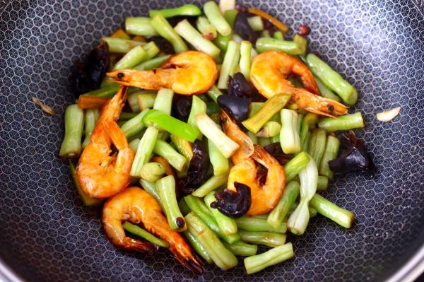 海虾芸豆木耳时蔬便当