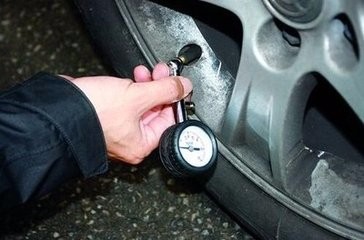 下雨天开车注意哪些事项